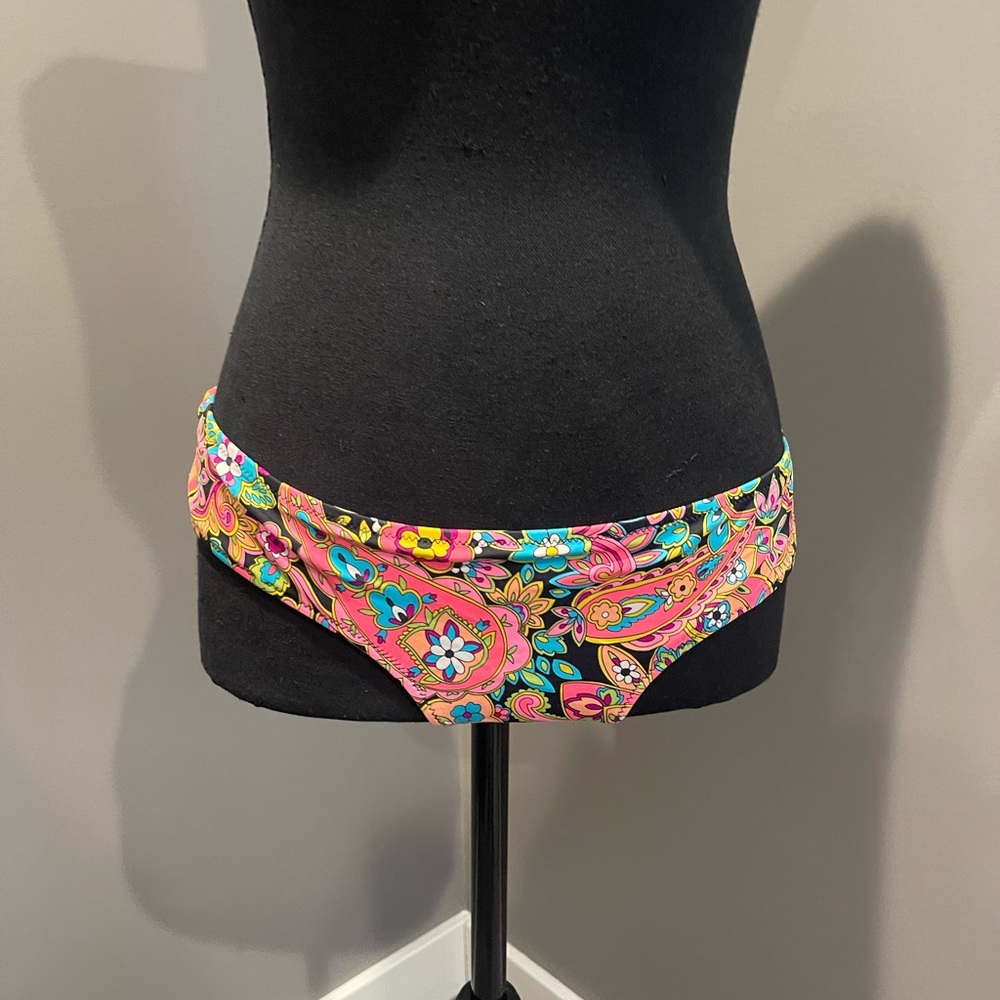 PINK cheeky bikini bottoms size medium